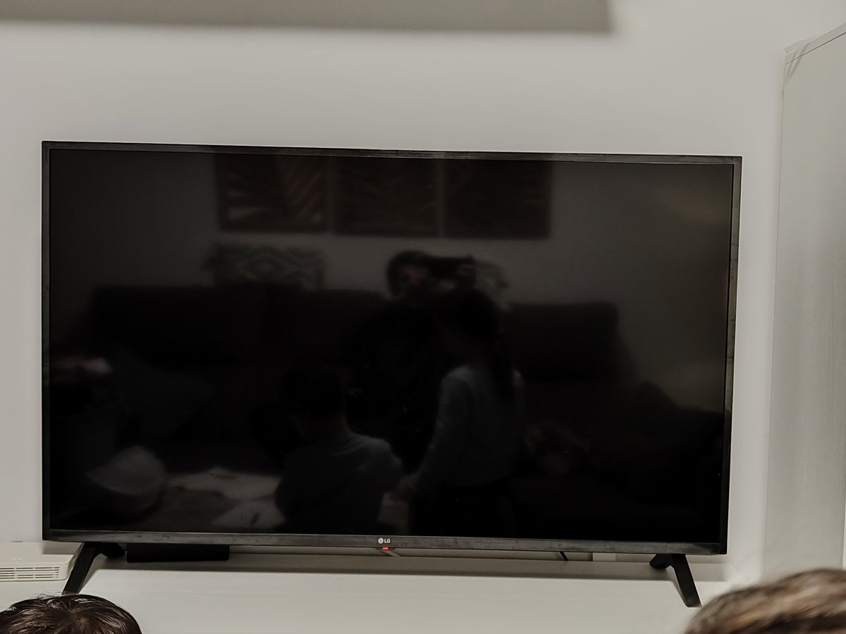 Hoy es el Día Internacional de la televisión... ¡Felicidades LG del salón! 😜