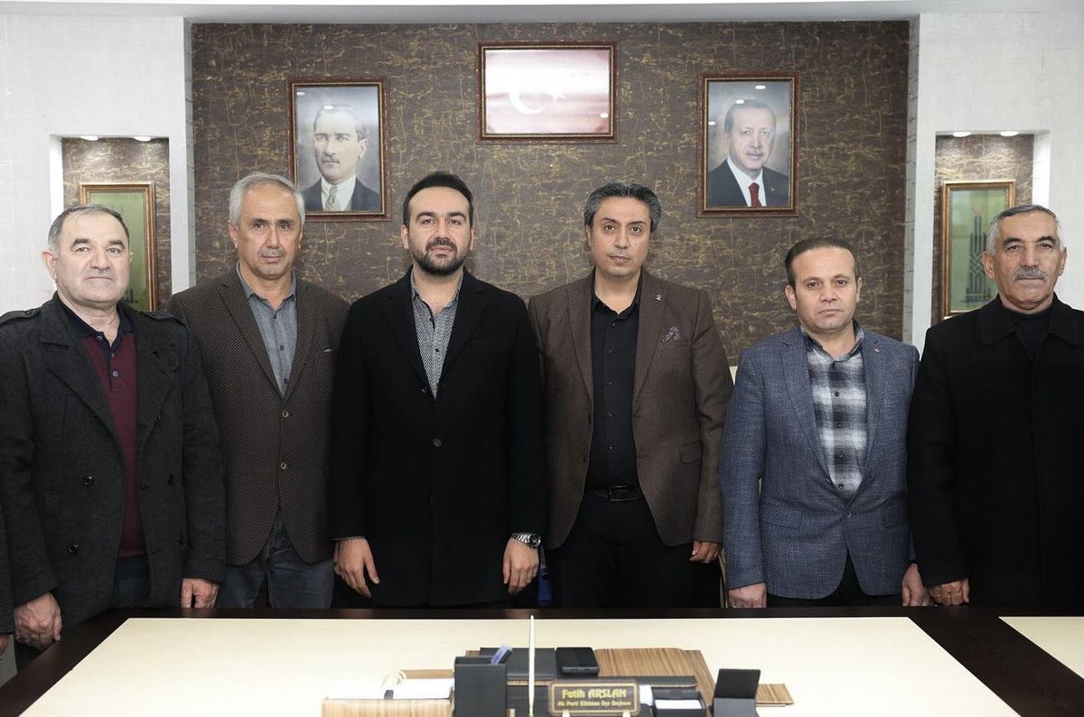 memetbolukbasi's tweet photo. Ak Parti Elbistan ilçe teşkilatımıza kıymetli yol arkadaşlarımızla birlikte hayırlı olsun ziyaretinde bulunduk. İlçe Başkanlığı’na seçilen Sayın Fatih Arslan başkanımıza ve yönetimine bu yolda başarılar diliyorum. https://t.co/n4g9Q0jwBy