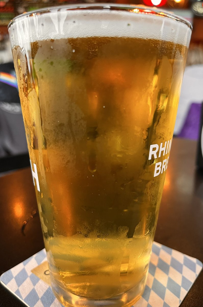 BRANDOS1's tweet photo. @AaronNagler 
Enjoying a delicious "Carry The G" @MrBrewsTapHouse!!  Cheers Nags! https://t.co/7DEbBRi0Mj