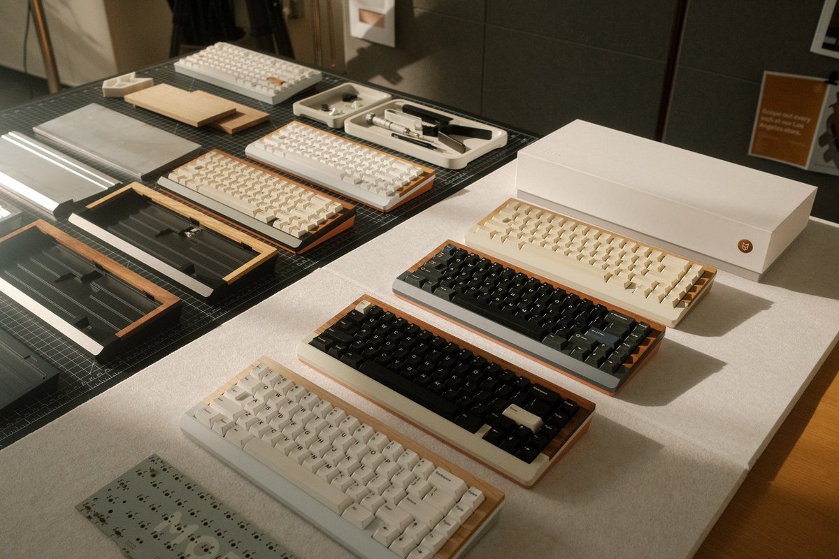 taehatypes's tweet image. Got to chat with @matthewencina about some of the design philosophies and creative constraints he explored with his first keyboard project in collaboration with @modekeyboards, the Encore, which is back in stock today for an encore with the Series 2.

Watch here:…