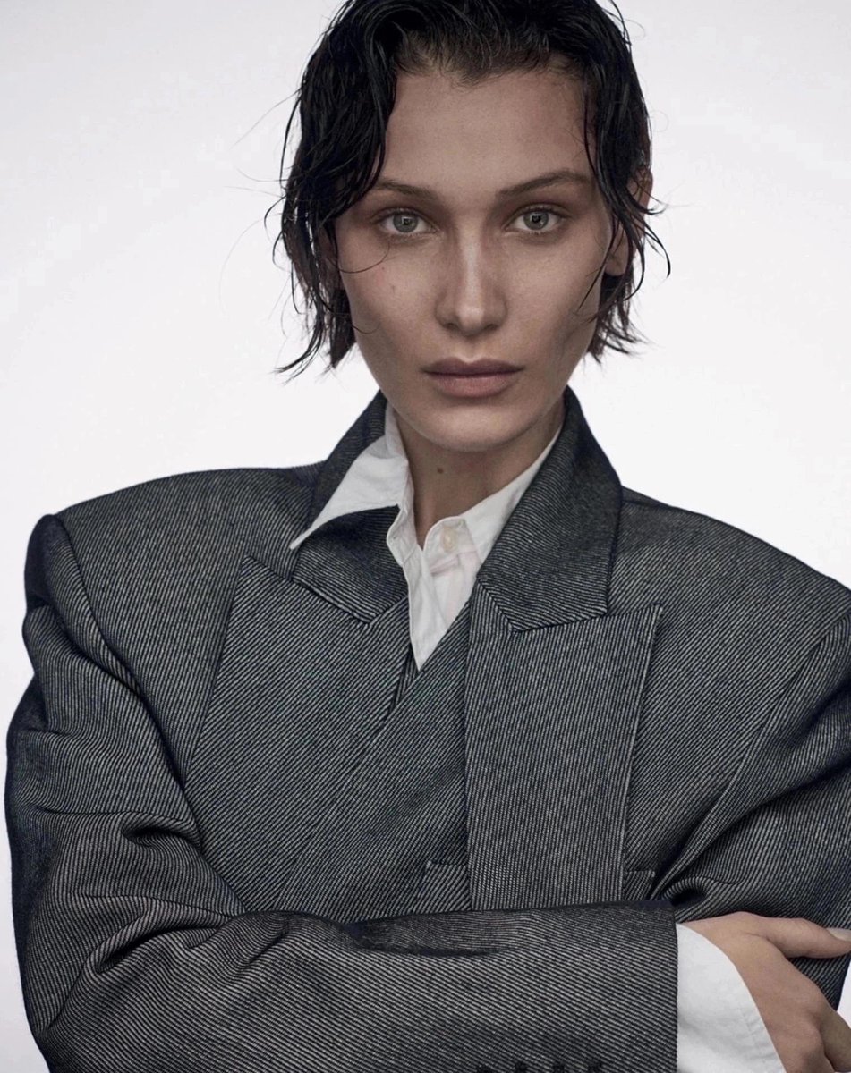 worlds_moda's tweet image. #flashbackWM (1/3)

#VOGUERUSSIA,
March 2019.
By #GiampaoloSgura

#BellaHadid