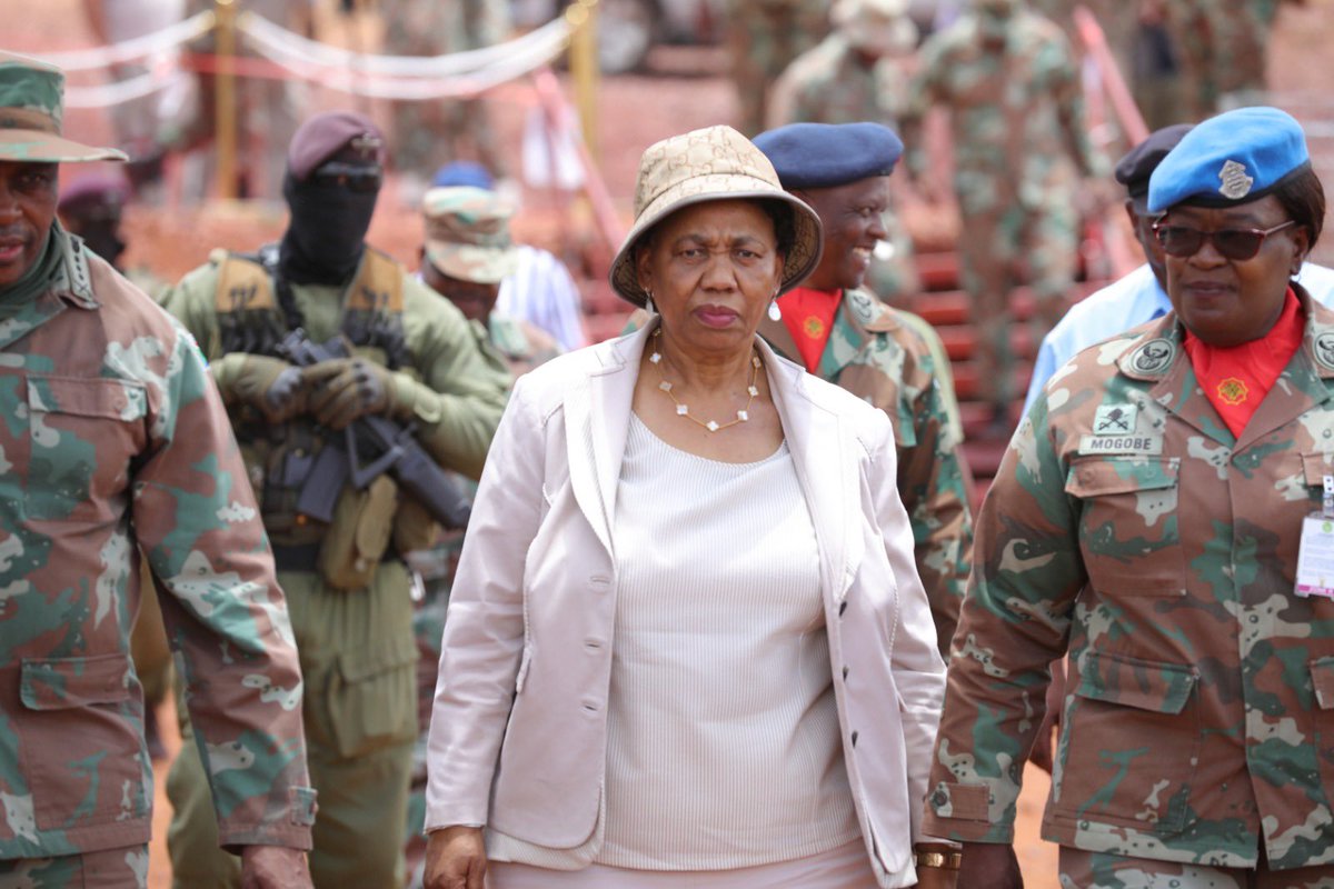 Defence_ZA's tweet image. Exercise VUKUHLOME showcasing SA Army capabilities🦁🇿🇦 @SANDF_ZA #SAArmy