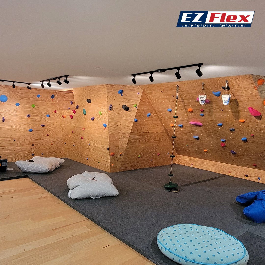 EZFlex_Mats's tweet image. Don’t let the cold stop you from staying active! ❄️ 🤸🏼‍♀️

Yoga, lifting, climbing—the #EZFlex Personal Carpet #HomeMat provides the perfect surface for all your indoor activities: bit.ly/4eLwSqm