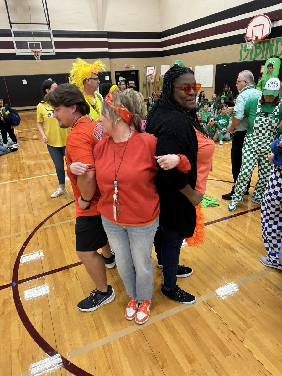 RyonMiddle's tweet photo. Morning staff house challenge…octopus race. Congrats Isibindi! #prmsrocks https://t.co/PHj883ypaJ