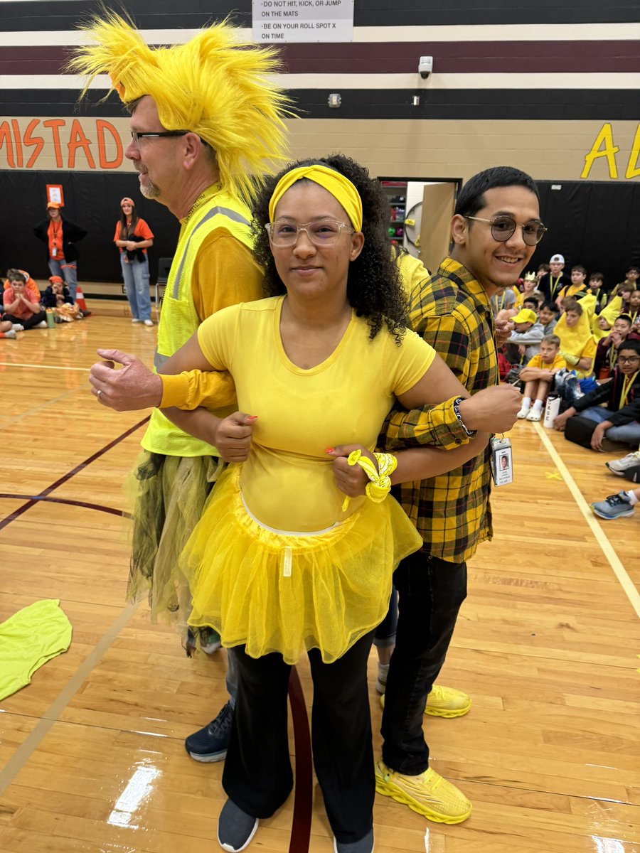 RyonMiddle's tweet photo. Morning staff house challenge…octopus race. Congrats Isibindi! #prmsrocks https://t.co/PHj883ypaJ