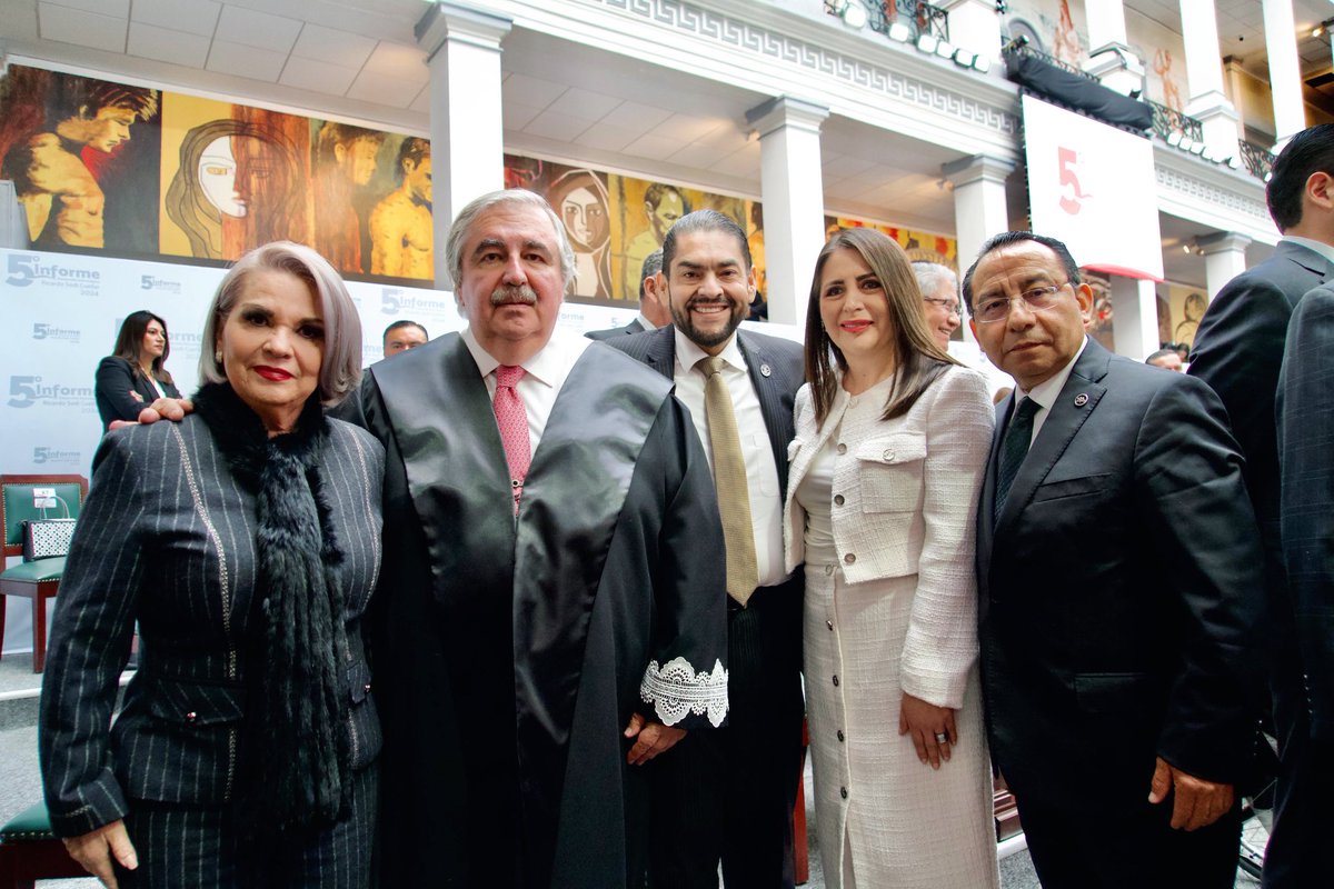 🤝 Hoy acompañe al Magistrado Presidente del <a href="/PJEdomex/">Poder Judicial Edomex</a> Ricardo Sodi Cuellar en la presentación de su Quinto Informe de Actividades. 

Extiendo mi más sincera felicitación, su liderazgo y compromiso con el fortalecimiento de la justicia son ejemplo de dedicación. ¡Enhorabuena!