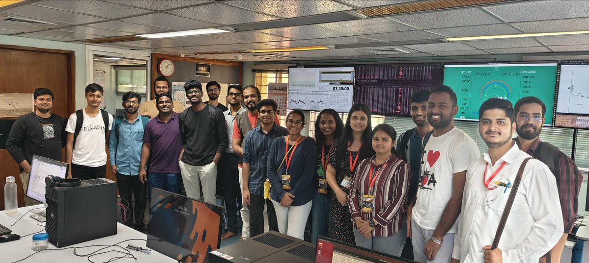 About 16 delegates from the LIGO India Gravitational Wave Astronomy Instrumentation Winter Workshop (hosted by <a href="/IUCAAstro/">Inter-University Centre for Astronomy&Astrophysics</a>) visited the #GMRT on Sunday. They were given a tour of the C03 dish by #GMRT engineer <a href="/KaushalBuch2/">Kaushal Buch</a>, and the control room by operator <a href="/Shriramramane/">Shriram ramane</a>.