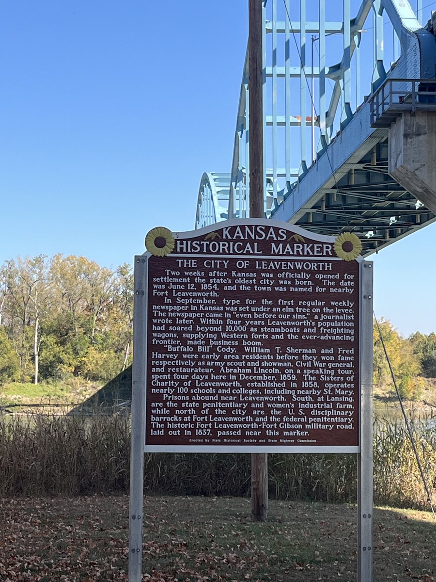 Finding Crooks at Leavenworth, part 1 

open.substack.com/pub/allcrooksa…