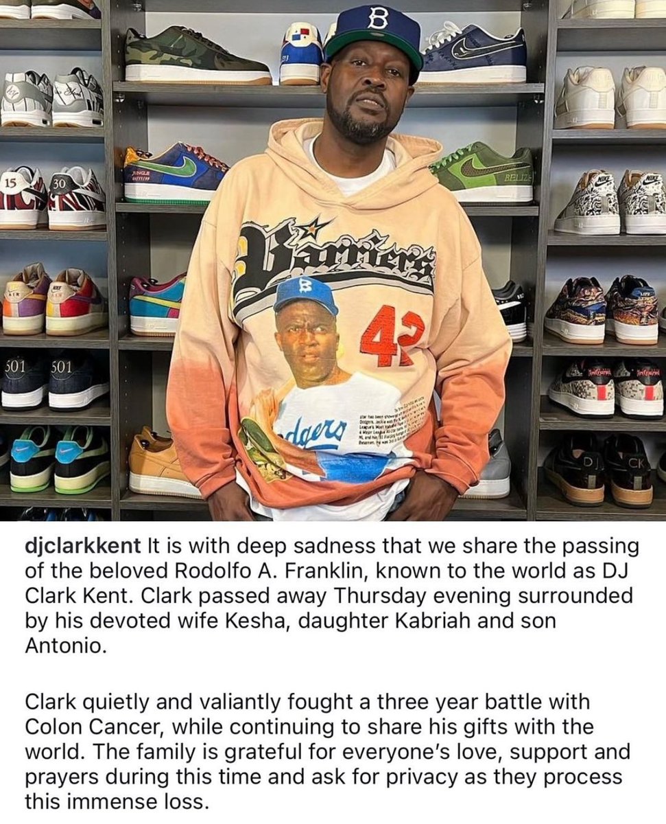 dadeasskickz's tweet photo. 🕊️🛹👟 #TinkerHatfield honored the late Sneaker Legend, who passed in October, by sketching a #NikeSB collaboration with #DjClarkKent. He even added his name to the iconic Elephant print as a heartfelt tribute. 👨🏽🍳👁️🦇 https://t.co/rsYrPkpF9H