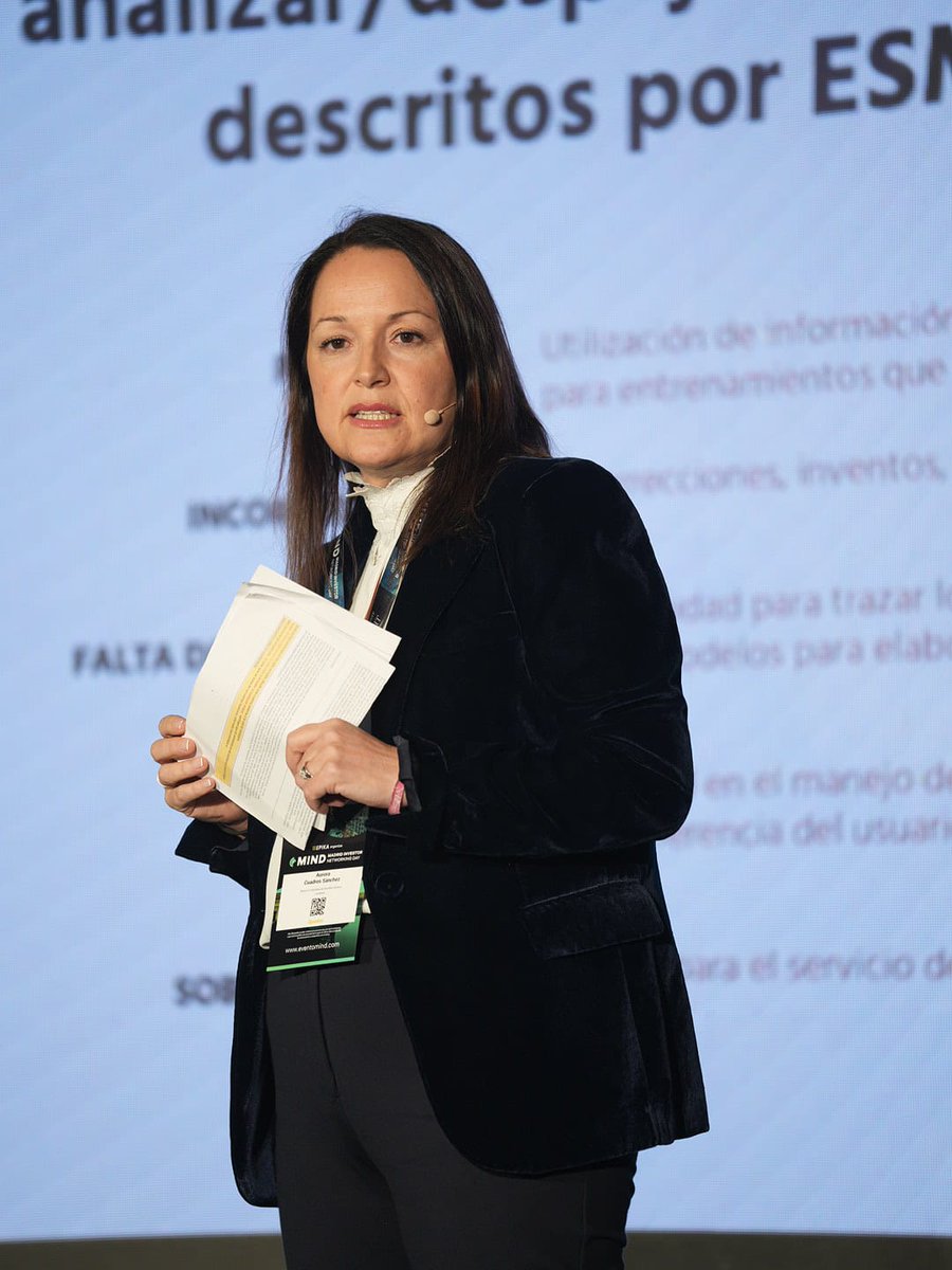 "La aplicación de la #IA al sector financiero debe hacerse desde el control". Son las palabras de Salvador Mas (GPTadvisor) en su intervención en la masterclass de #MIND24. También ha tenido lugar el panel IA generativa en el sector financiero con Aurora Cuadros (Cecabank).