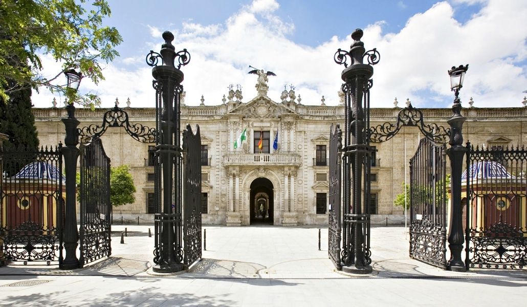 🟡 ¡Visita guiada al Rectorado de la Universidad de Sevilla! 🏛️ A las 19:30 conoceremos la histórica Antigua Fábrica de Tabacos. #edutec24 #Patrimonio <a href="/unisevilla/">Universidad de Sevilla</a> <a href="/EducacionUs/">Facultad de Ciencias de la Educación @unisevilla</a> <a href="/DerechoUS/">Derecho U.S.</a> <a href="/FceyeUs/">Facultad Económicas y Empresariales Univ. Sevilla</a> @gidus <a href="/edutec/">edutec</a>