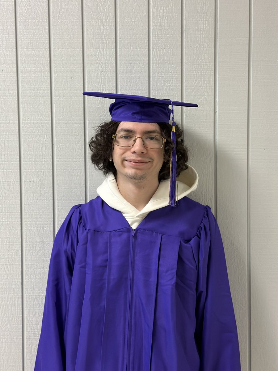 STARSHS2's tweet photo. CONGRATULATIONS to Jack (Christian) Hernandez, our #9thGraduate this semester! 🎉 Jack has overcome many obstacles and received tremendous support along the way. His hard work and determination have paid off, &amp; we couldn’t be prouder of his accomplishments. The future is bright! https://t.co/g3nNPN2QAG