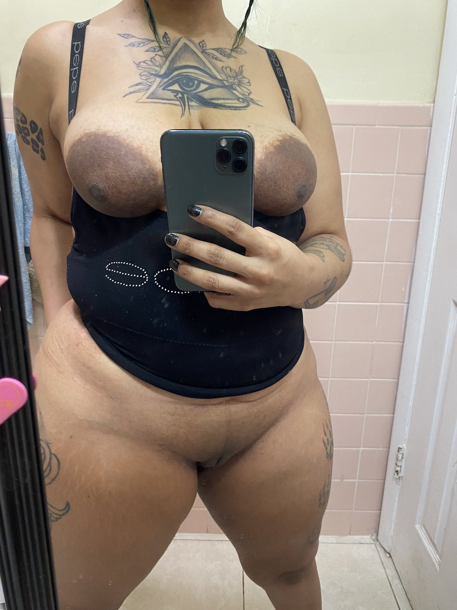 The face 👽      The body 🍪 https://t.co/Va88VnKuAF