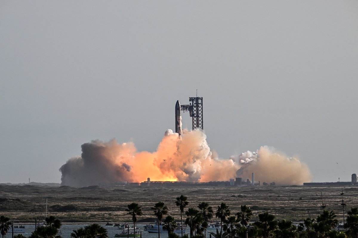 Chandanphoto's tweet photo. SpaceX Starship
@afpnewsagency @afpphoto @spacex #Starship #SSFT https://t.co/uFb9OF79yw