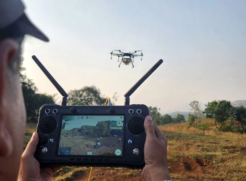 MMSPvtLtd's tweet photo. Farmers in Soanpur, Bihar! Boost your farm's productivity with drone technology. MINSPIRE Services offers easy financing for agricultural drones. Apply today and take your farming to the next level! #Agriculture #Bihar #DroneTech #FarmingInnovation https://t.co/sS7KrpXgJH