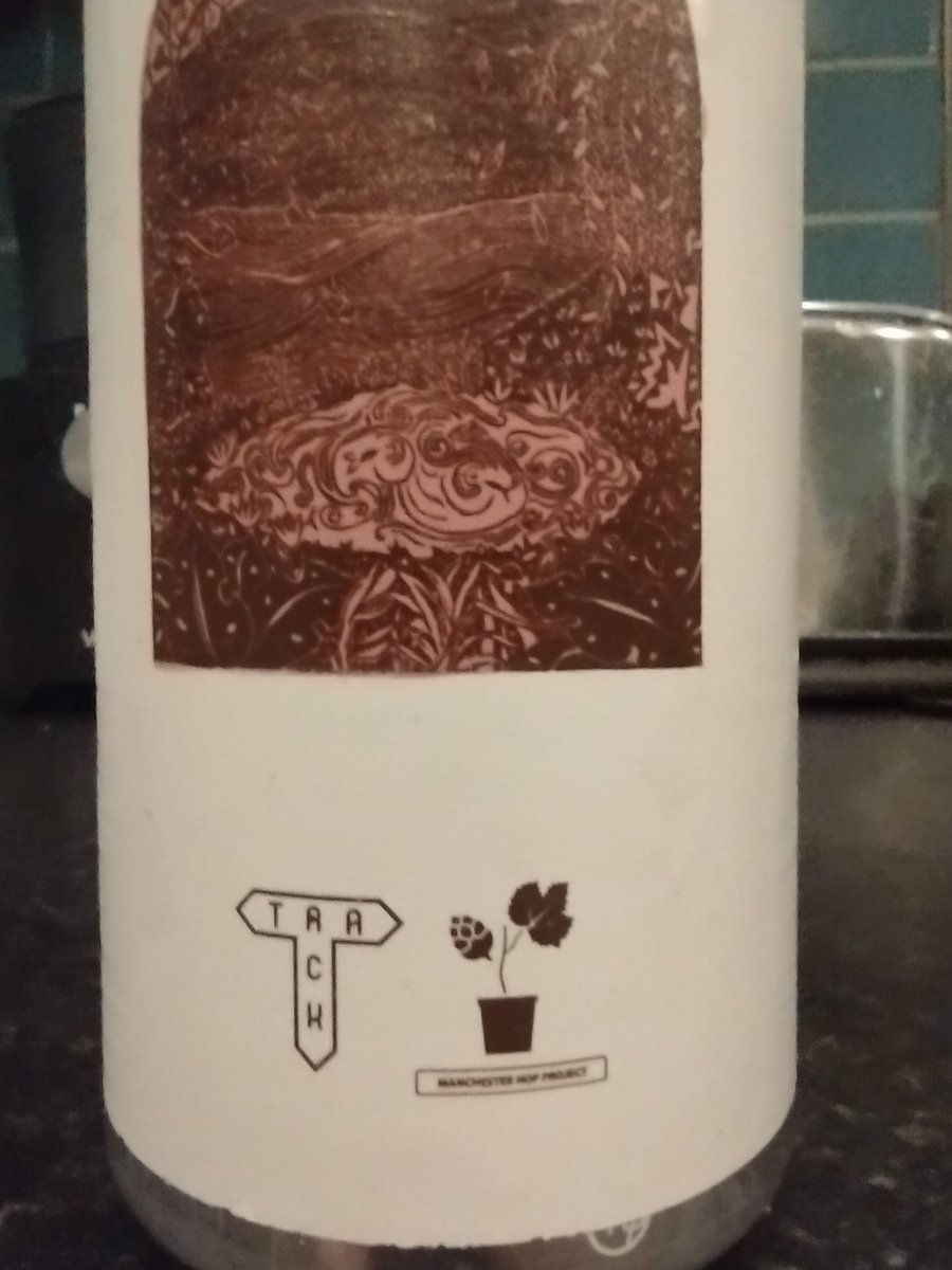 MCRHopProject's tweet image. Drinking the last of my @trackbrewco green hop beers 😥 
Look like we need to grow even more next year 🍻