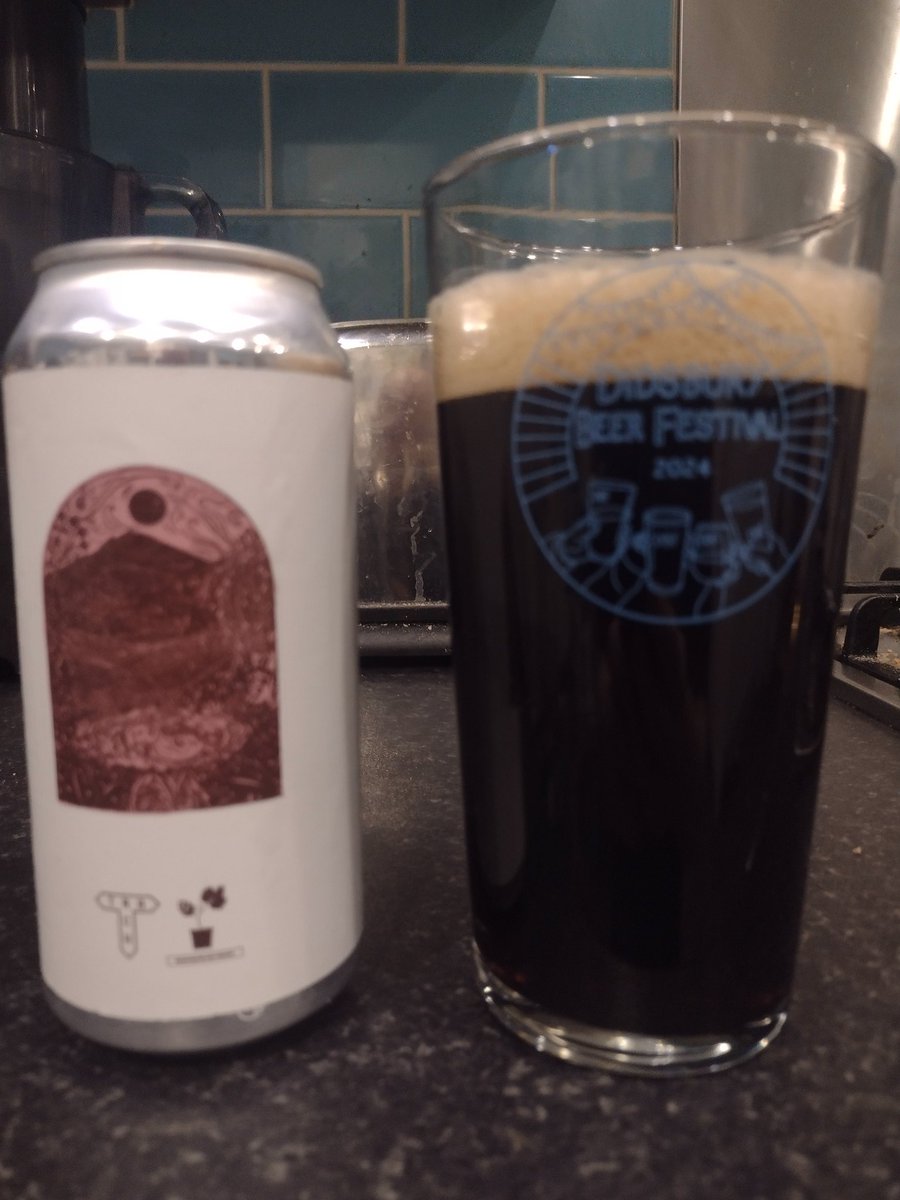 MCRHopProject's tweet image. Drinking the last of my @trackbrewco green hop beers 😥 
Look like we need to grow even more next year 🍻