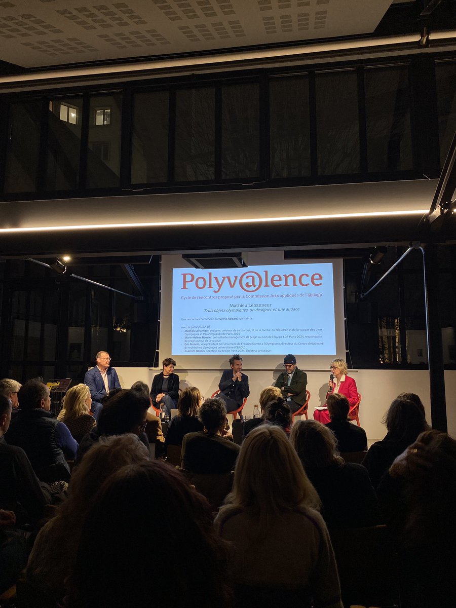 [À L'ADAGP] 🔥 Malgré la neige et l'hiver qui approche à (très) grands pas, l'ADAGP ravive ce soir la flamme de l'été et des Jeux de #Paris2024 avec la table ronde Polyvalence autour du designer Mathieu Lehanneur !

L’image a conquis le monde entier. La vasque volante de Mathieu