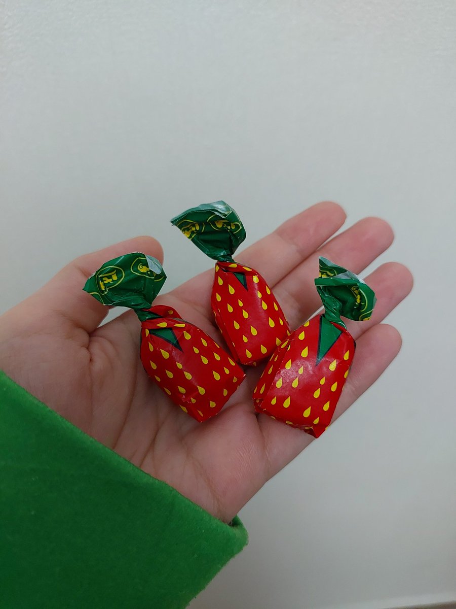 شکولات بهشتی توت‌فرنگی>>>🫠🍓