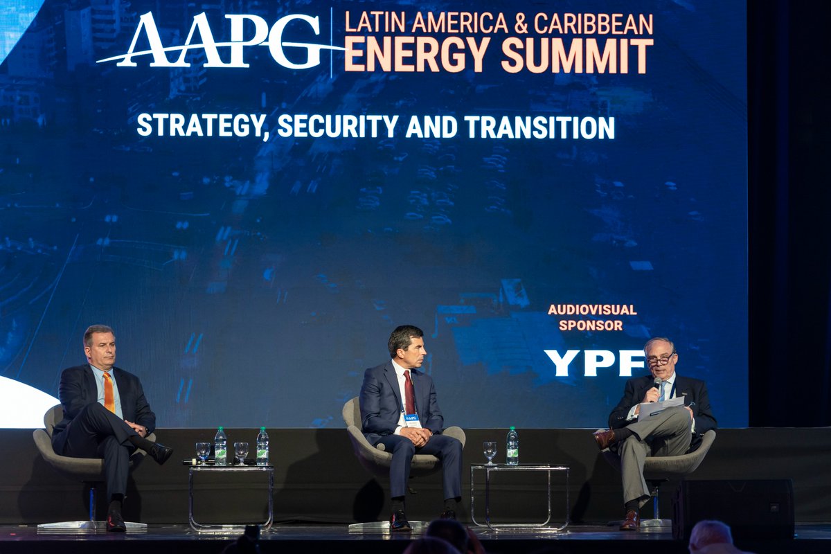 AncapUruguay's tweet photo. ➡️Continúa la jornada de sesiones en #LACEnergySummit. 

El presidente de ANCAP,  @a_stipanicic, compartió junto al presidente  de @ANHColombia, Orlando Velandia, el panel “Estrategias para lograr la soberanía energética y transiciones energéticas justas”. https://t.co/y9xK1FoNVE