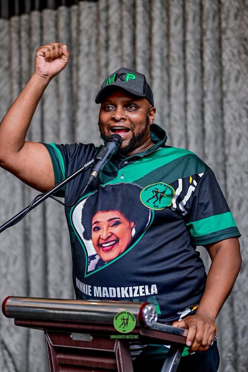 joy_zelda's tweet photo. DO YOU SUPPORT SG FLOYD SHIVAMBU 

Retweet for YES
Like for NO
MK Party President Zuma Panyaza KRN 2 Zimbabweans Diepkloof Mboro https://t.co/6mxmPCebLX