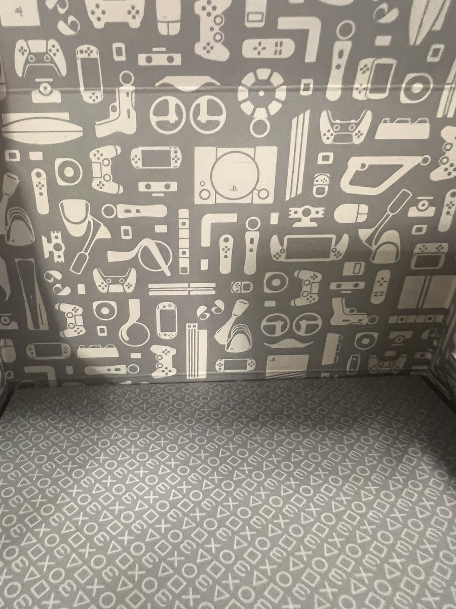 MR_SHAKEEL's tweet photo. The detail is beautiful 😍 @PlayStationUK @PSACCESSFANS #30thanniversary https://t.co/sqshL4vCd9