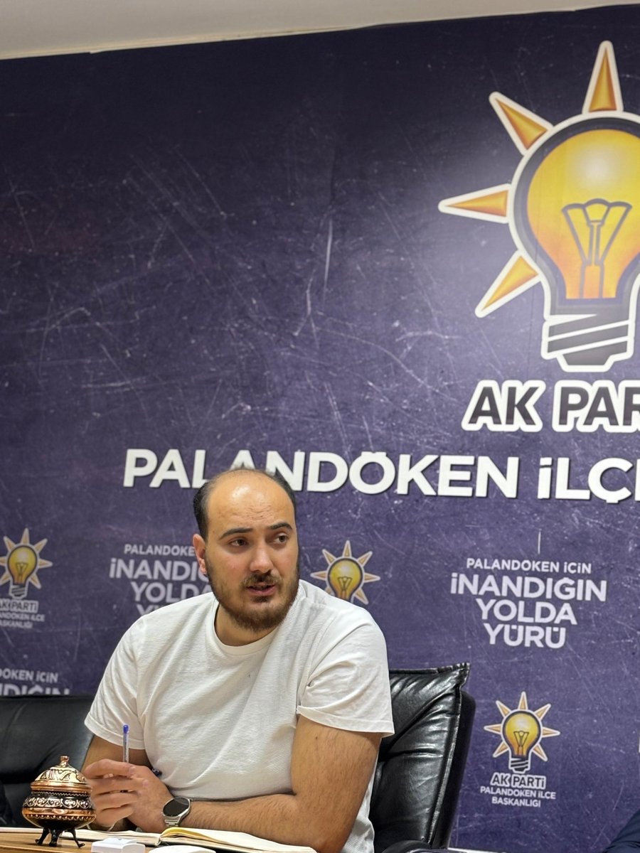 akgenclikplndkn's tweet photo. AK Parti Palandöken İlçe Gençlik Kolları olarak 1 ARALIK (PAZAR) günü gerçekleştireceğimiz Gençlik Kolları Kongremizin hazırlıklarını içeren toplantımızı AK Parti Palandöken Gençlik Kolları Başkanımız AHMET KALKAN @kalkanbeyy başkanımızın öncülüğünde gerçekleştirdik. https://t.co/GaWgSltxra