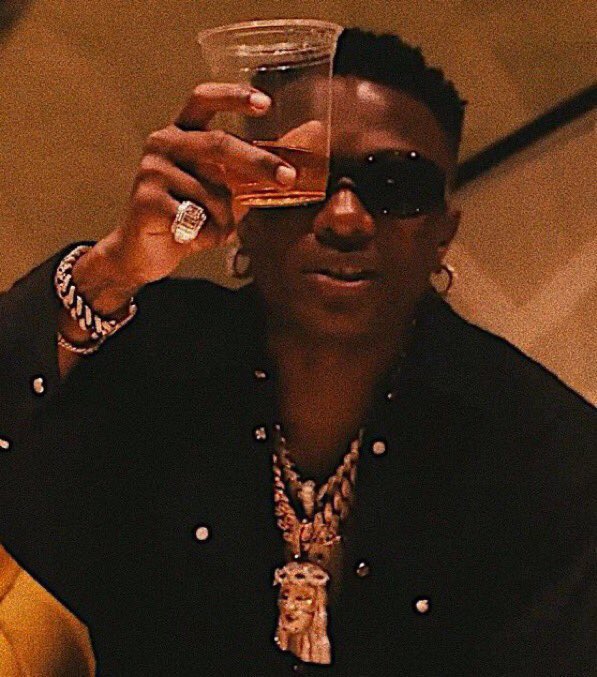 Wizkid FC seeing this tweet on your Timeline, reply with #MORAYO as many times as possible  <a href="/wizkidayo/">Wizkid</a> ❤️🦅 

Cheers 🥂 to MORAYO album loading…
