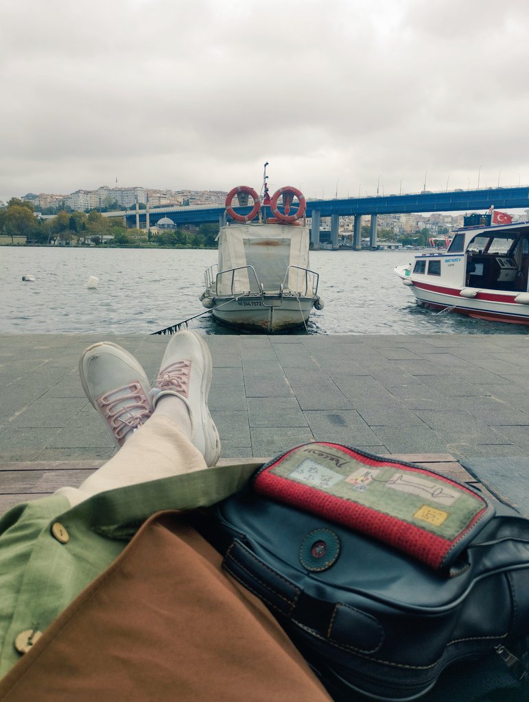 Gitmekle varılamayan, kaçmakla kurtulunamayan şeylerin arasında..