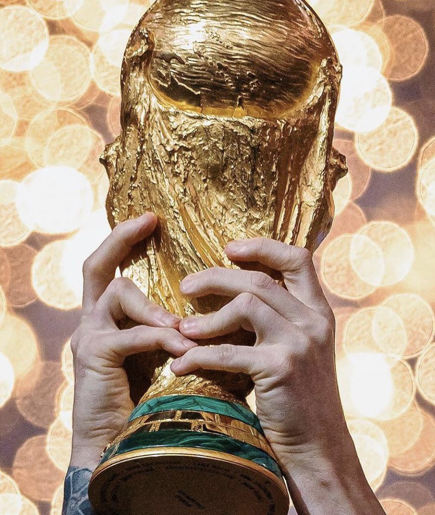 “Eu venci TUDO no futebol, não falta mais nada.”

- Lionel Messi