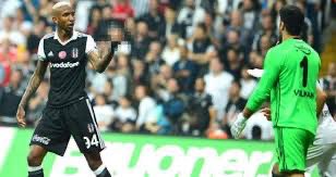 UcheGoat's tweet photo. bence burada talisca volkan demirele yanlışlıkla orta parmağını kaldırıyor boşuna sert çıktık zamanında https://t.co/FX96WdcfmJ