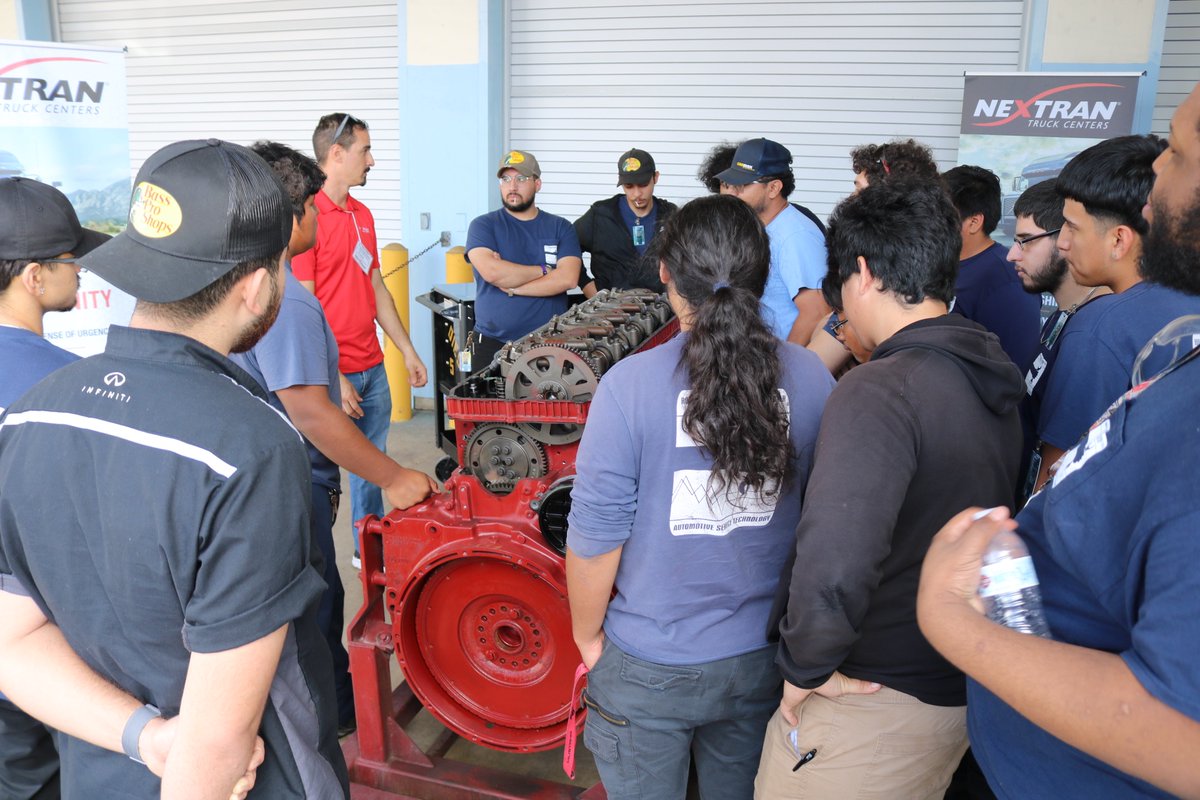 MDCPSTechCollgs's tweet photo. Over 200 students joined us at @RMECTC  for #NationalApprenticeshipWeek, connecting with 20+ industry partners🤝, municipalities, CareerSource South Florida, and local organizations! Together, we’re building bridges to career success.#NAW2024 #Apprenticeships #YourBestChoiceMDCPS https://t.co/RvDKyPIAkb