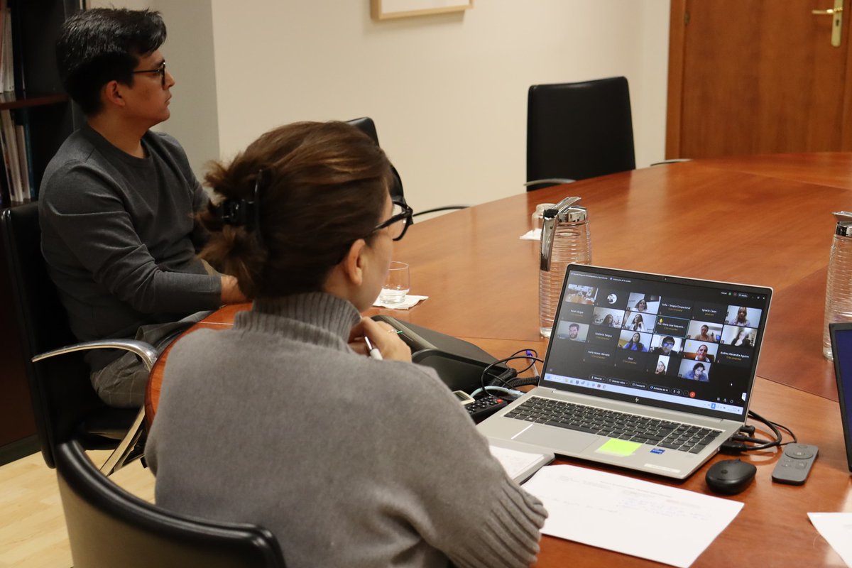 🗓️ Nos hemos reunido esta tarde en ANECA con representantes de 11 colectivos de personas afectadas por el proceso de homologación de títulos extranjeros, para compartir preocupaciones y experiencias.

Agradecemos vuestra colaboración y el trabajo en conjunto ✨.