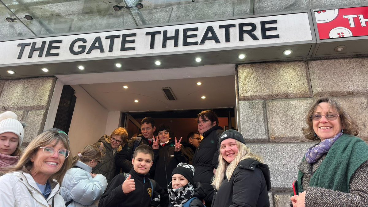 HFSchoolDeaf1's tweet photo. 🎭✨ This morning, our Juniors and some Transition Year students had an incredible experience at the Gate Theatre, where they enjoyed a captivating performance of The Borrowers! It was entertaining, exciting, and filled with fun—everyone had a fantastic time! We’re especially https://t.co/d0SndstzI3