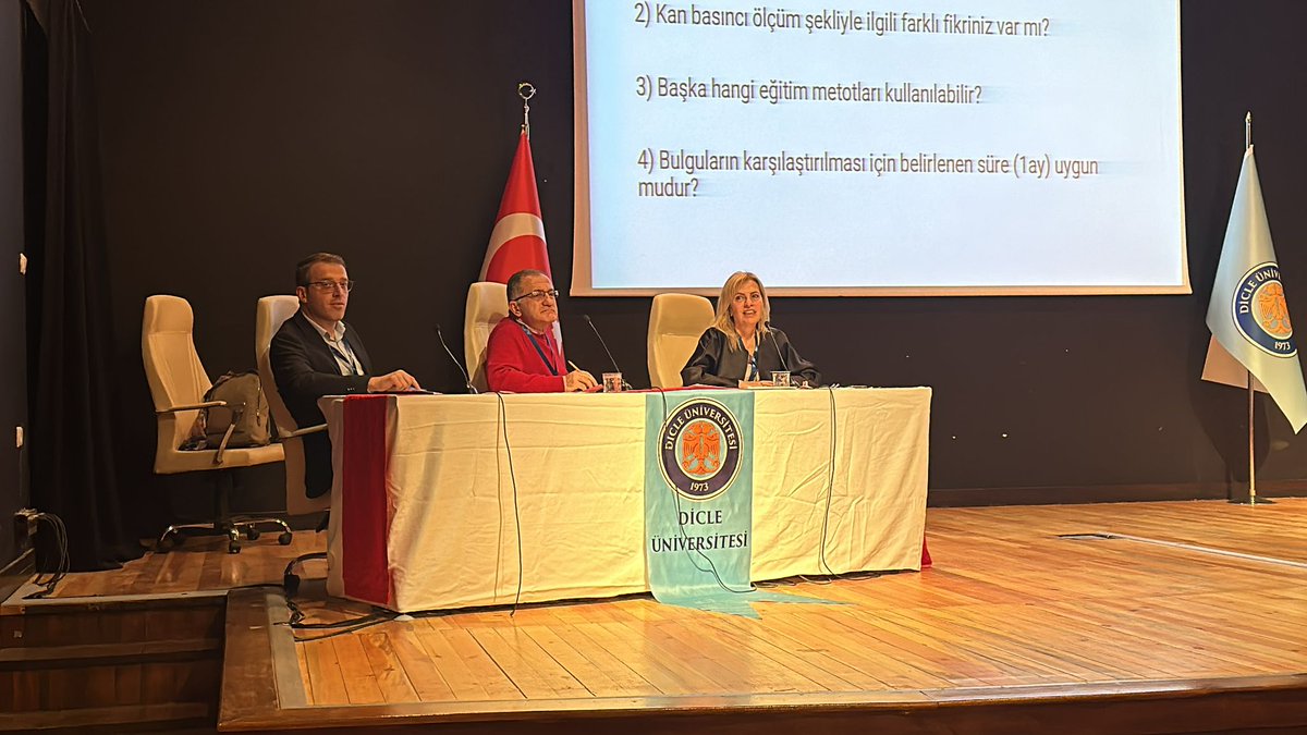 Saygıdeğer hocalarım,
24. Aile Hekimliği Araştırma Günleri 14-16 Kasım 2024 tarihlerinde Diyarbakır’da Dicle Üniversitesi ev sahipliğinde, yakınlarda emekli olan hocamız Prof. Dr. Azize Dilek Güldal adına gerçekleştirildi.