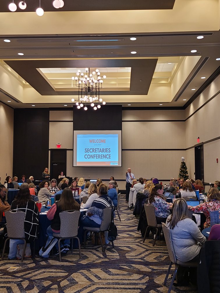 Any administrator with a little experience knows how much impact an excellent secretary can have on their day. Our OAESA staff always looks forward to connecting, developing, and celebrating Ohio school secretaries at our annual secretaries conference! 💙