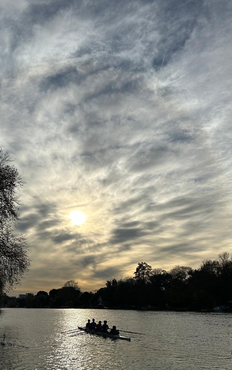 Southborough High School (@shsrbk) on Twitter photo Wow! What a great photo of our Year 10 rowers this afternoon by <a href="/davidmorganart/">Mr Morgan@SHSrbk</a> ..! <a href="/KingstonRC/">Kingston Rowing Club</a> <a href="/BritishRowing/">British Rowing</a> <a href="/ThamesPathNT/">Thames Path National Trail</a> #rowing Wow! What a great photo of our Year 10 rowers this afternoon by <a href="/davidmorganart/">Mr Morgan@SHSrbk</a> ..! <a href="/KingstonRC/">Kingston Rowing Club</a> <a href="/BritishRowing/">British Rowing</a> <a href="/ThamesPathNT/">Thames Path National Trail</a> #rowing