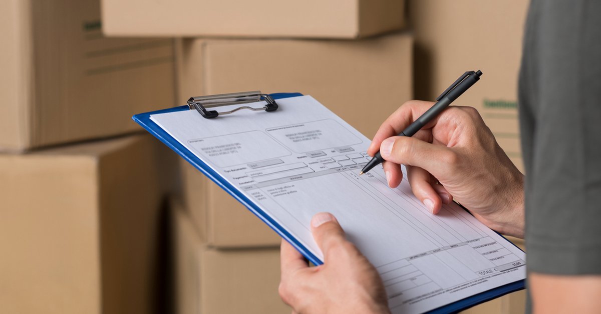 ParcelInsurance's tweet image. How are you handling the holiday rush? Discover the five most common shipping mistakes and how to avoid them. 
hubs.la/Q02Y_3110