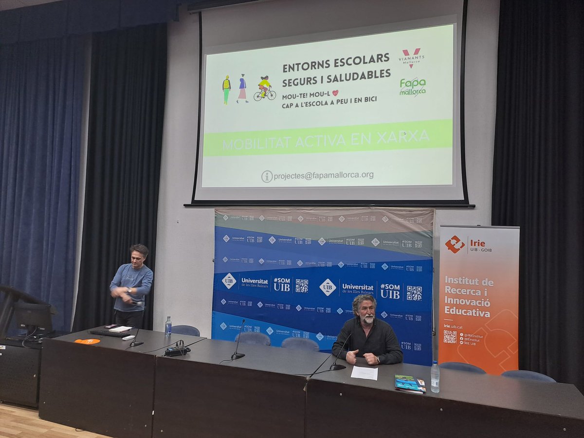 Participam a les III Jornades Saludables: Educació Física , aprenentatge i benestar presentant el projecte #EntornsEscolarsSegursISaludables 
<a href="/IRIEinstitut/">IRIEinstitut</a> <a href="/EducacioUIB/">Facultat d'Educació de la UIB</a>
 <a href="/gicafeUIB/">Grup d'Investigació en Ciències de l'AF i l'Esport</a>