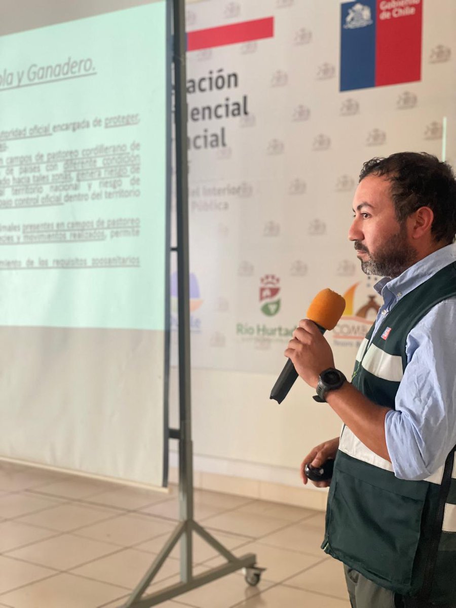 En el marco de las veranadas, crianceros de #Limarí fueron capacitados sobre requisitos para ingreso a #Argentina. En la  capacitación participó el DR de #Coquimbo <a href="/sagchile/">SAG</a> junto a seremi de @minagricoquimbo, @carabdechile, @PDI_Chile, @seremisalud_Coq , <a href="/AduanaCL/">Aduanas de Chile</a> y <a href="/MMACoquimbo/">SEREMI del Medio Ambiente Coquimbo</a>