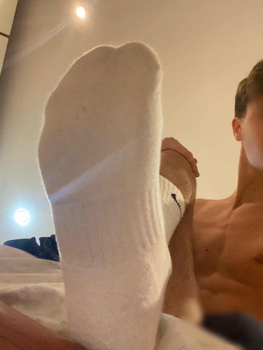 masterfraa's tweet photo. serve ur fucking italian king loser , and satisfy me by giving me all ur cash https://t.co/g5vGPHHlx0