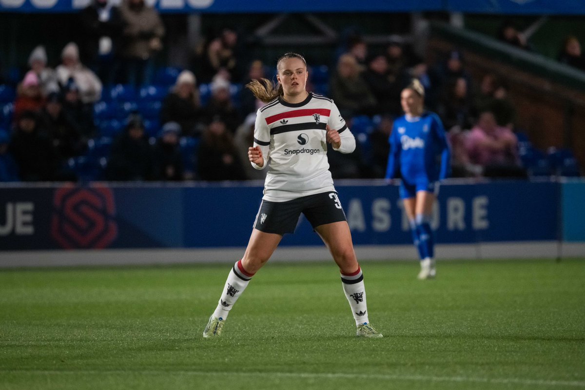 Emma Watson tweet media