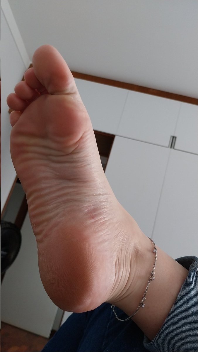 Fabfeet2021's tweet photo. Solinha + tornozeleira nova.... https://t.co/LBjtRcToOb