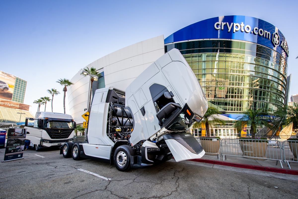 At AutoMobility LA’s inaugural Fleet Mobility Showcase, we showcased our zero-emissions Class 8 trucks alongside leading fleet OEMs. This exhibition allowed attendees and media to explore the latest vehicle technologies and experience innovations through interactive displays and