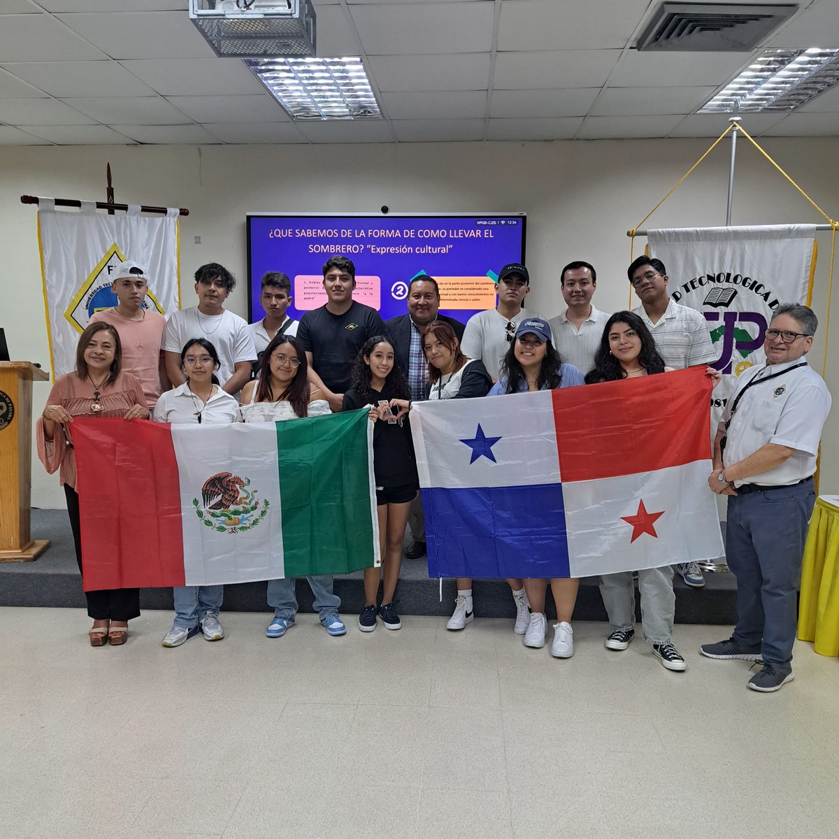 utpfii's tweet photo. Del 18 al 19 de noviembre, la Facultad de Ingeniería Industrial de la UTP recibió a 14 estudiantes y un docente de la Universidad Del Valle México.

#utpfii #utppanama #utp #ingenieriaindustrial #UTP #IntercambioAcadémico #Educación #Panamá https://t.co/WWZy4wdYOx