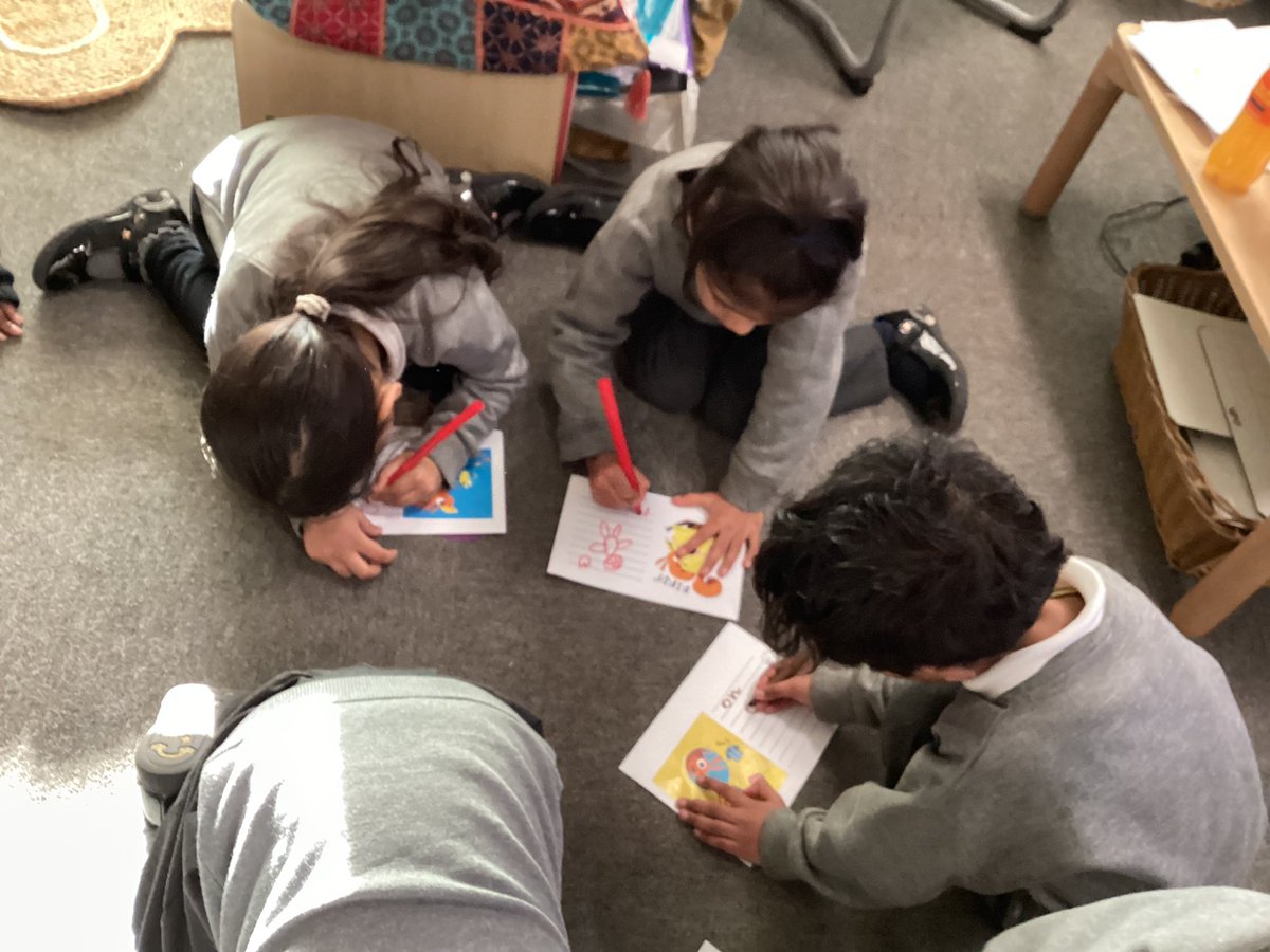 MrsGriffiths7's tweet photo. Mr Squirrel left us another message
This time we labelled some of the pages in his book
To the message centre @canigoandplaynow #leafthief #eyfs #writingarea #messagecentre https://t.co/AbpoMYYu5m