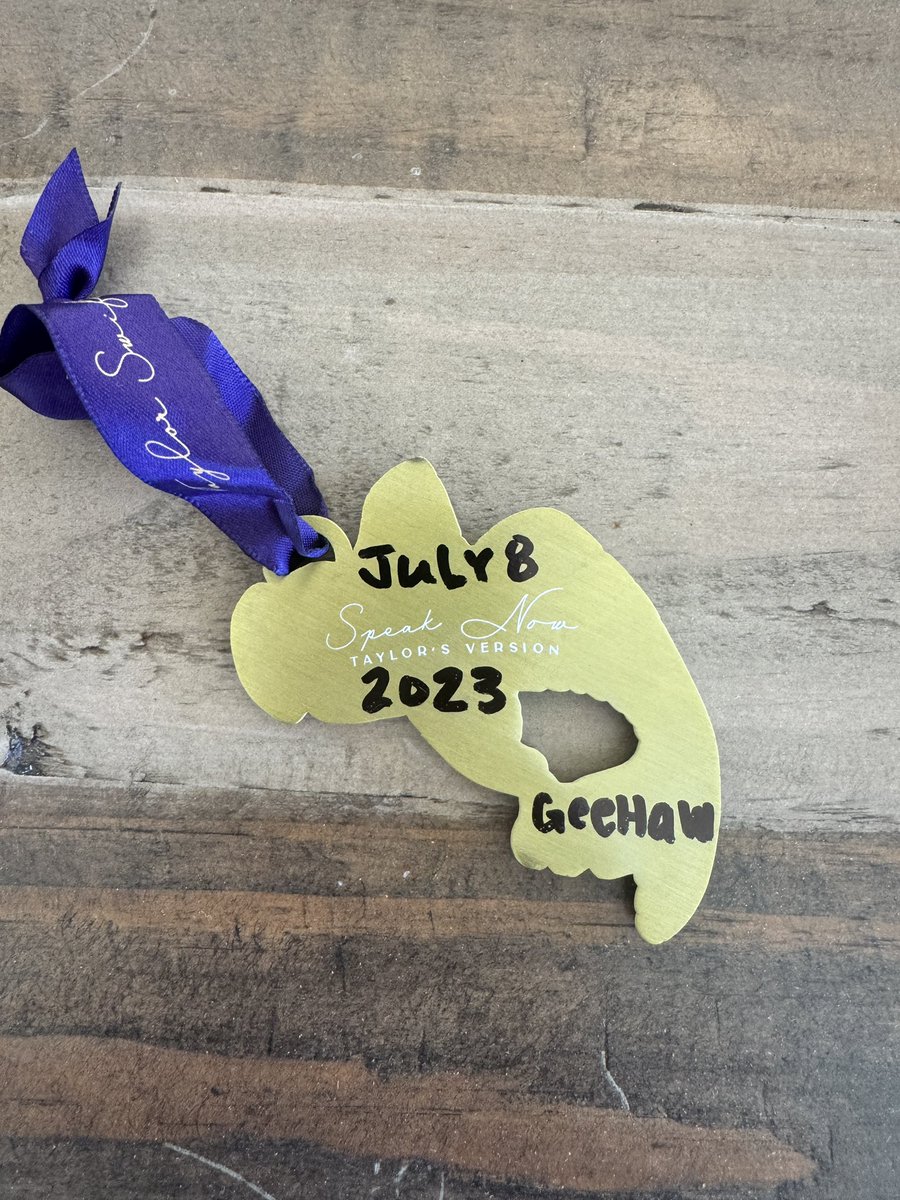 repuTAY13's tweet photo. That July [8] in GHEA stadium 🥹😭 @taylornation13 #TSTheHolidayCollection
@taylorswift13 GEEHAW 4 lyfe! https://t.co/5WOJrz1OHF