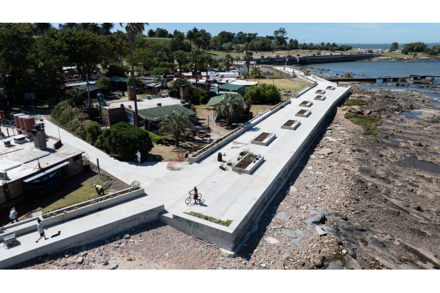 RadioUruguayUy's tweet photo. #Montevideo | Este viernes 22 de noviembre, a la hora 18.30, se inauguran las obras de mejoras y embellecimiento del conocido Paseo de los Pescadores, ubicado frente a las Canteras del #ParqueRodó, que pasará a llamarse #PaseoVerde 

📸 @montevideoIM https://t.co/D4khI12LBm
