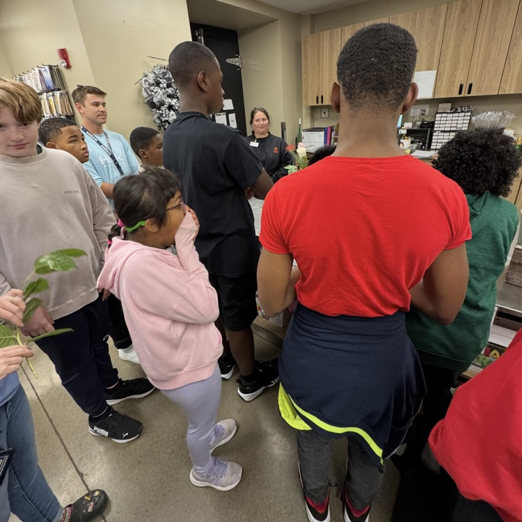 EvansPanthers's tweet photo. Some of our students toured Market Street today! Staff from each department demonstrated their role and shared insights about what they do. It was a great experience for all! A huge thank you to Market Street for hosting and inspiring our students #evansIMPACT #CommunityPartners https://t.co/x6TbGrRtYd