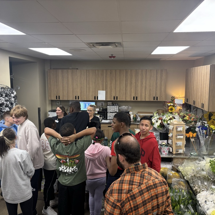 EvansPanthers's tweet photo. Some of our students toured Market Street today! Staff from each department demonstrated their role and shared insights about what they do. It was a great experience for all! A huge thank you to Market Street for hosting and inspiring our students #evansIMPACT #CommunityPartners https://t.co/x6TbGrRtYd